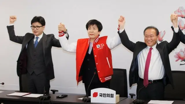 最大野党を「離党」した国会副議長、与党に「入党」＝韓国
