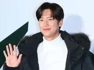 “ドラマで人気上昇中”俳優ナ・イヌ、心遣いすらカッコいいなんて…高3女性へプレゼントを贈った美談が話題