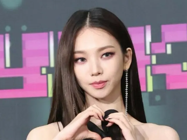 【全文】“俳優イ・ジェウクと交際”「aespa」KARINA、直筆の手紙でファンに心境伝える