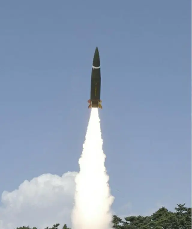 戦術地対地誘導兵器（国防科学研究所提供）＝（聯合ニュース）≪転載・転用禁止≫