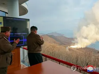 北朝鮮「新型極超音速ミサイル用の固体燃料エンジン実験実施」　金正恩氏が満足感