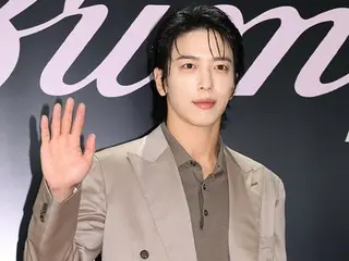 【フォト】「CNBLUE」ジョン・ヨンファ、「GOT7」ヨンジェ、イタリア高級ブランドリニューアルオープンイベントに出席