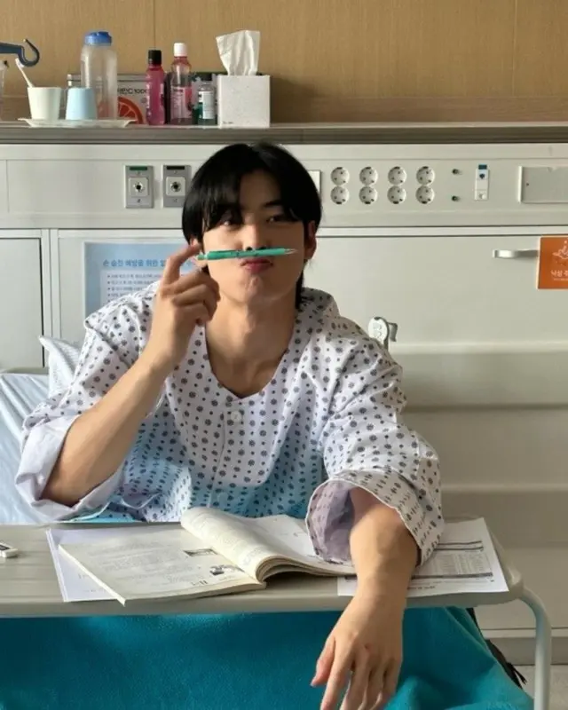 チャウヌ（ASTRO）、患者服姿を公開3
