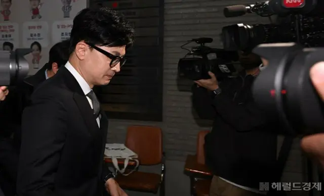 総選挙の「惨敗」で与党トップが「辞任」を発表…首相なども「辞意」＝韓国