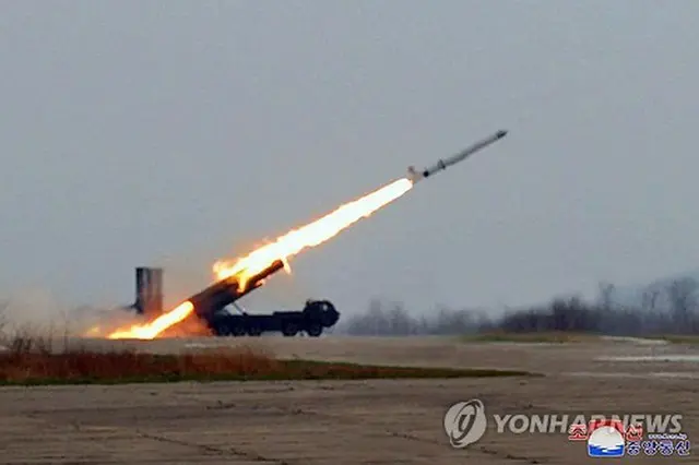 北朝鮮の朝鮮中央通信は２０日、ミサイル当局が１９日、黄海上で戦略巡航ミサイル「ファサル（矢）」の「超大型弾頭」の威力を確認する実験と新型地対空ミサイルの発射実験を行ったと報じた＝（朝鮮中央通信＝聯合ニュース）≪転載・転用禁止≫