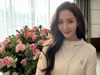 女優パク・ミニョン、大きなリボンをつけて愛嬌いっぱい…愛らしい人形のような美貌