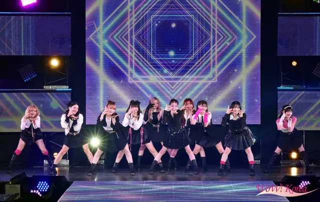 ステージを披露する「ME:I」ⒸRakuten GirlsAward 2024 SPRING/SUMMER