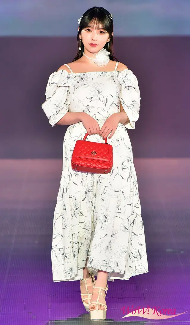ランウェイに参加した与田祐希(乃木坂46)ⒸRakuten GirlsAward 2024 SPRING/SUMMER