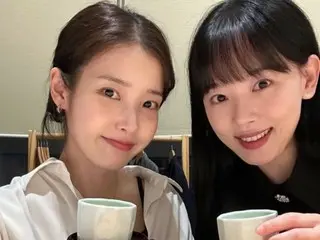 IU、カン・ハンナのもてなしにギターでお返し