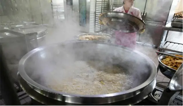 給食調理員の「肺がん」、“労災”承認が86％＝韓国