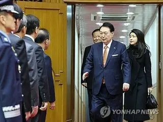 尹大統領夫人が５月ぶり公の場に　カンボジア首相夫妻との昼食会