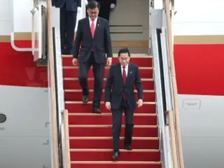 岸田首相、ソウルの空港に到着…「日中韓首脳会議」出席のために1年ぶりに訪韓