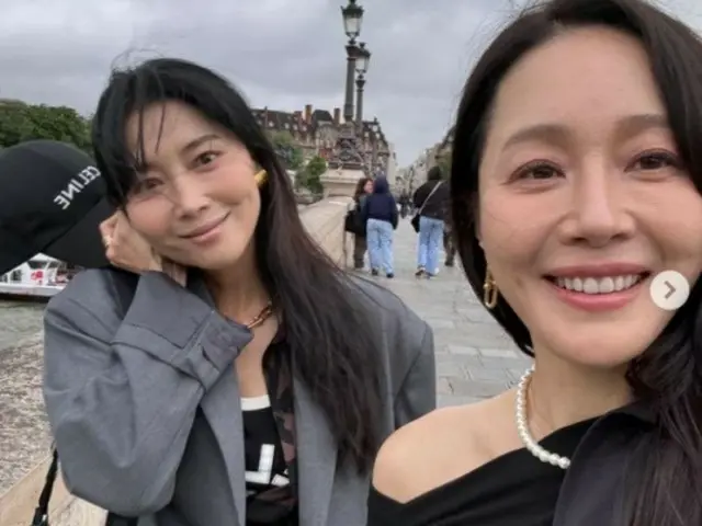 女優オ・ユナがオム・ジウォンと会った。
