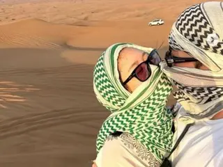チョンドゥン（元MBLAQ）＆ミミ（元gugudan）、砂漠で口付け…幸せな新婚旅行