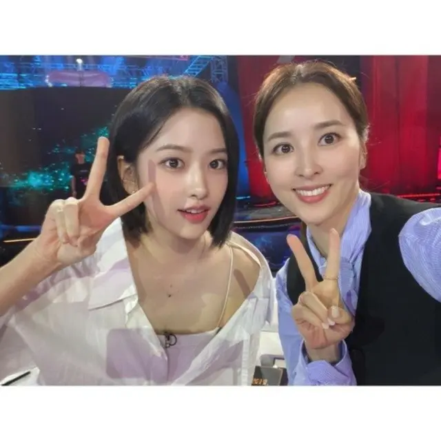 ハン・ヘジン、「IVE」アン・ユジンとの写真を公開...元祖美女とMZ世代の美女の出会い