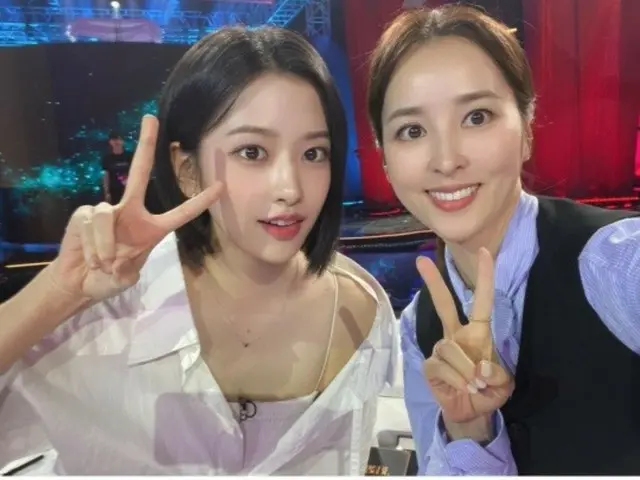 ハン・ヘジン、「IVE」アン・ユジンとの写真を公開...元祖美女とMZ世代の美女の出会い