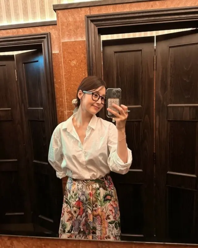 女優ハン・ジヘ、イギリス旅行の近況…ソン・ユリも感嘆…「華奢で、きれい」
