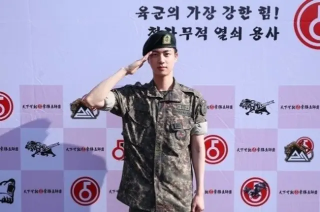「BTS」JIN、除隊後集まった爆発的関心…きょう（13日）ファンと本格的な出会い