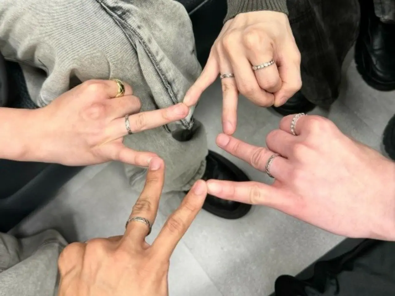 【最終値下げ】SHINee シャイニー 10周年 ジョンヒョン ネーム リング 331763_1280W.webp