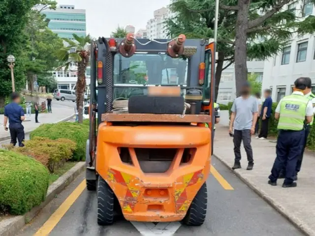 釜山大学キャンパスで学生がフォークリフトにひかれ重体＝韓国