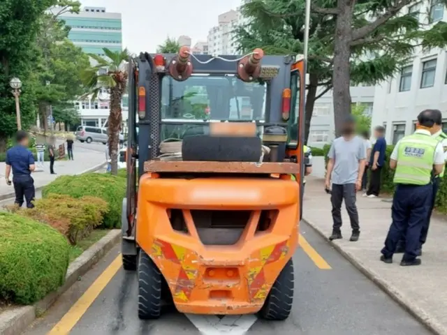 釜山大学キャンパスでフォークリフトにひかれた女子大生、死亡＝韓国