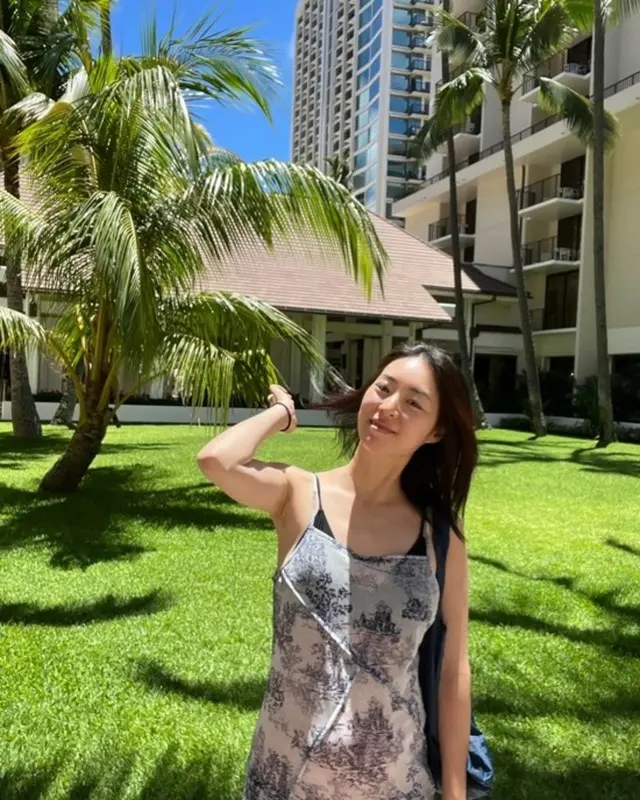 “プレママ”女優イ・ヨニ、ふっくらお腹がチラリ？胎教旅行中の瞬間を公開…よりキレイになった美貌