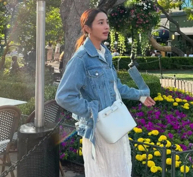 女優イ・ミンジョン、イ・ビョンホンが惚れた“2人のママ”…無補正にも変わらぬ「清純ビジュアル」2