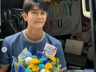 俳優カン・テオ、眼鏡をかけるとまた別の魅力…ハンサムにも程がある
