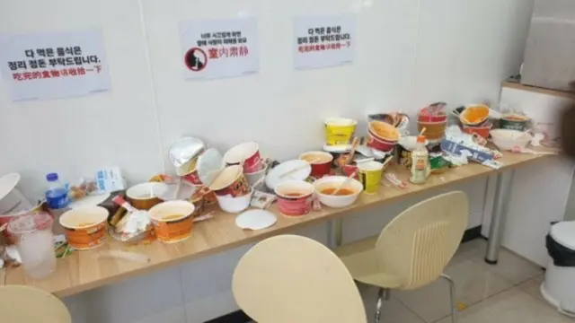 「店内にごみの山」…中国人観光客に頭を悩ませる済州島のコンビニ＝韓国