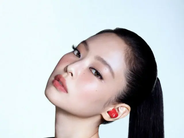 「BLACKPINK」JENNIE、「Beats Solo Buds」グローバルモデルに抜てき