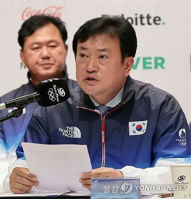 韓国代表選手団の鄭岡銑団長＝２６日、鎮川（聯合ニュース）