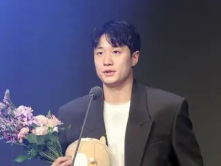 【全文】「私生活論難」ホ・ウン、故イ・ソンギュンさん議論に謝罪…「本事件とは無関係、遺族に申し訳ない」