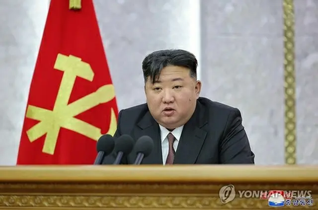 北朝鮮の朝鮮中央通信は２日、金正恩（キム・ジョンウン）国務委員長（朝鮮労働党総書記）が先月２８日から４日間開かれた党中央委員会総会で、上半期の経済成果に満足感を示したと報じた＝（朝鮮中央通信＝聯合ニュース）≪転載・転用禁止≫