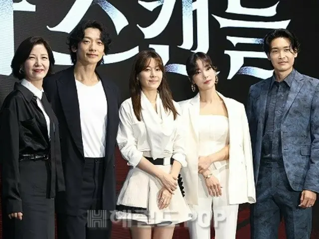 【フォト】Rain(ピ)&キム・ハヌルら、新ドラマ「レッド・スワン」の制作発表会に出席