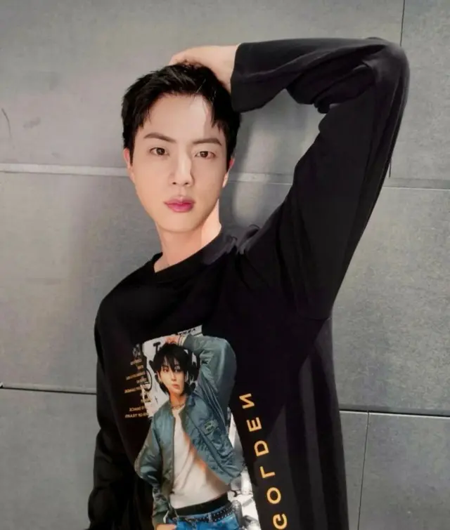 「BTS」JIN、入隊中のメンバーJUNG KOOKへ…