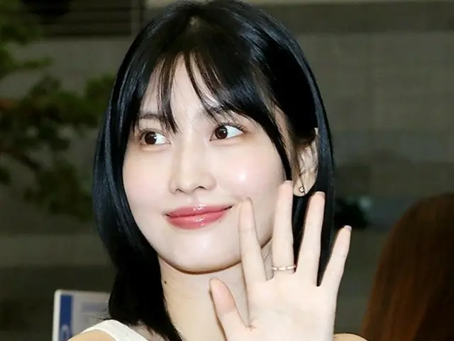「TWICE」モモ、ビキニ姿を公開