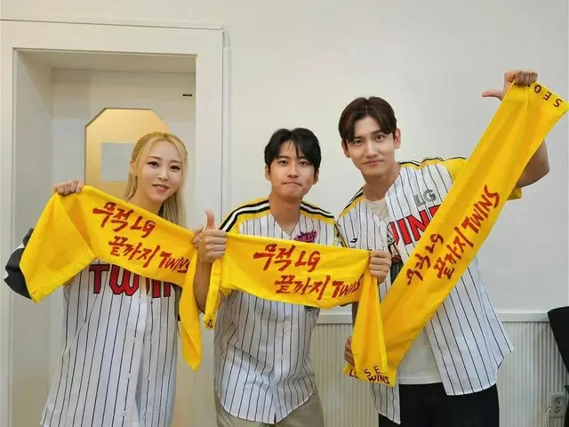 「東方神起」チャンミン、YouTuberミミミヌ＆「MAMAMOO」ムンビョルと一緒に野球観戦02