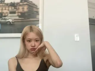 「BLACKPINK」ROSE、金髪美女の姿を披露...近況を公開