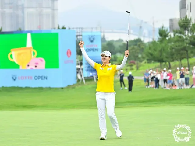 延長戦を制して優勝し喜んでいるイ・ガヨン（写真：KLPGA）