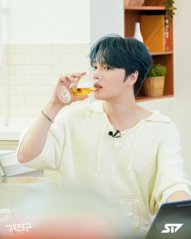 ジェジュン、ファッションもヘアカラーもさわやかそのもの…今回の「ジェチング」ゲストは猫がお？