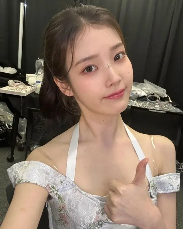 “大阪公演が大盛況”歌手IU（アイユー）、マンガを破って出てきたのかと…そのビジュアルはプリンセスそのもの