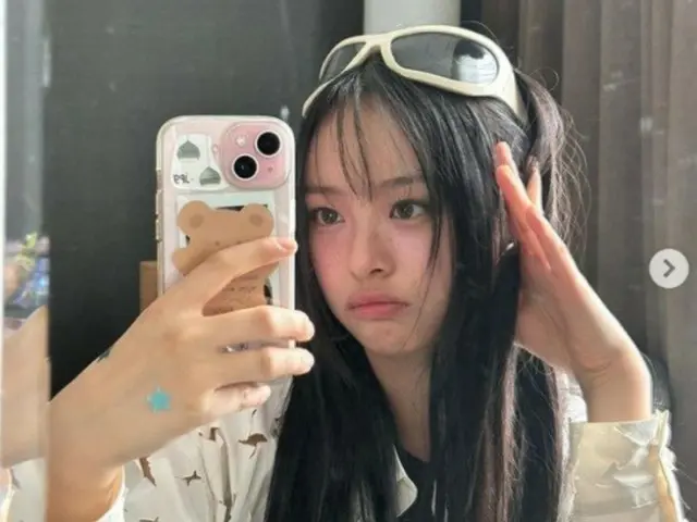 「NewJeans」ハニ、小さな顔ビジュアルを自慢...こんなに可愛いのは反則