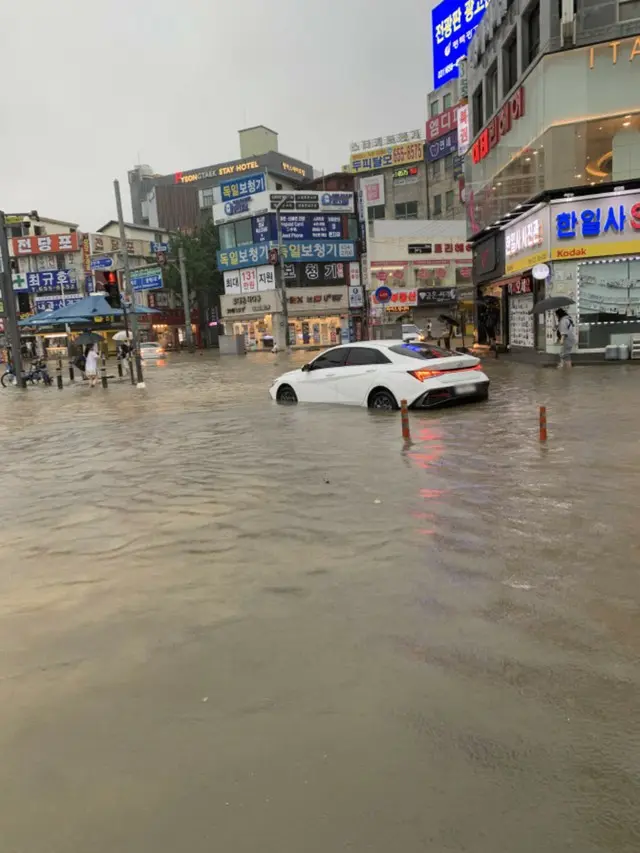 集中豪雨が降った18日午前の市内(写真＝ピョンテク市)