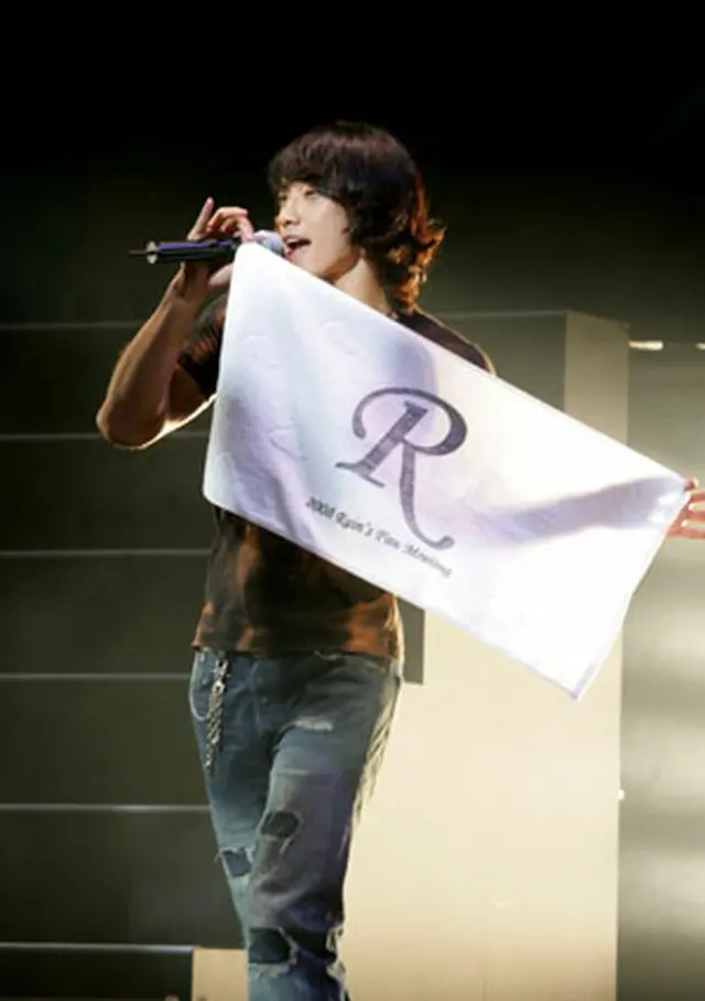 ステージ上でのRain（写真＝J.TUNE ENTERTAINMENT）