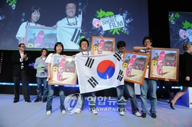 ショートフィルム部門で1位になった韓国代表＝8日、パリ（聯合）