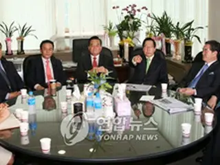 親朴連帯、政党解散後にハンナラ党へ入党