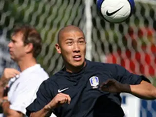 サッカー元韓国代表のチャ・ドゥリ、12月に挙式