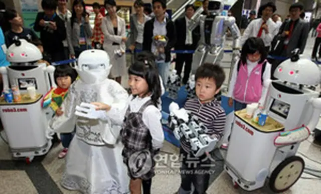 「ロボットワールド」開幕＝16日、ソウル（聯合）