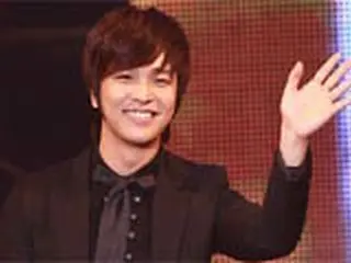 アジアエイド・コンサートでファンにあいさつするJohn－Hoon
