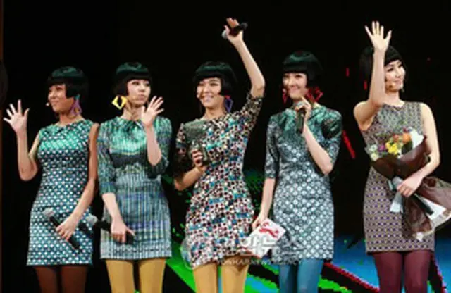 第27回サイワールド・デジタルミュージック・アワードで9月の＜今月の歌賞＞を受賞した＜Wonder Girls（ワンダーガールズ）＞＝2008年10月27日、ソウル（聯合）